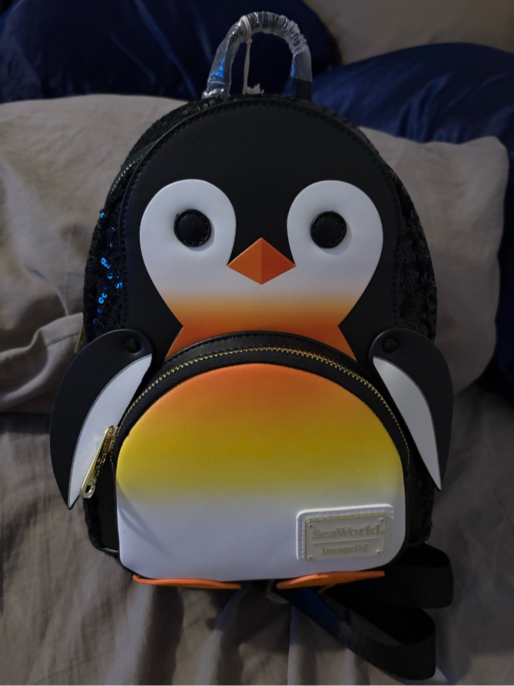 Loungefly SeaWorld Penguin Mini Backpack NWT Movable Wings Sequin Rare